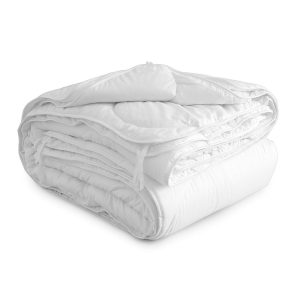 I piumini per il letto 4 stagioni sono modelli particolari, e come dice il nome sono adatti a tutte le stagioni. Un solo piumino, infatti, potrà scaldarti al punto giusto per tutto l’anno.