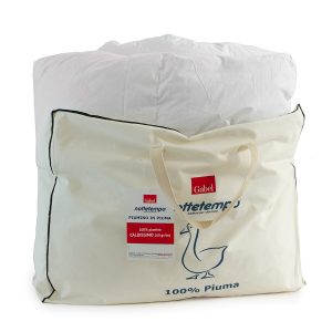I piumini da letto in piuma d’oca sono tra i più pregiati che esistano perchè sono naturali, anallergici e offrono una grande capacità di termoregolazione.