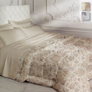 calda e bella trapunta per la stagione invernale